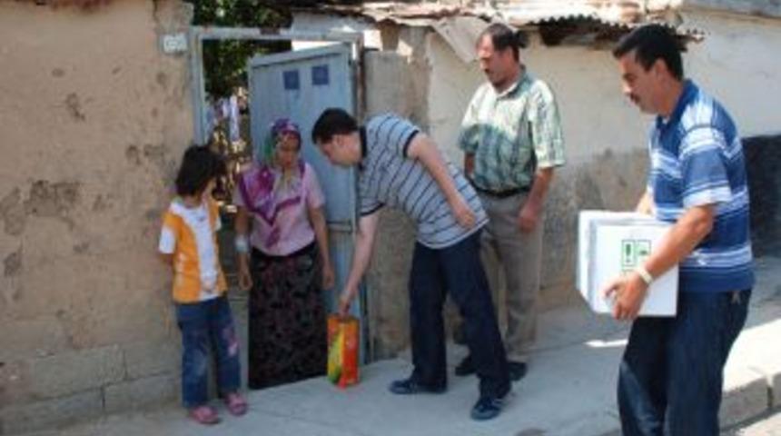 Meram Belediyesi 3 bin aileye gıda paketi dağıttı