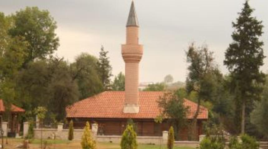 5 asırlık camide bayram namazı heyecanı