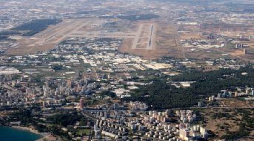 Antalya turist sayısını y&uuml;zde 13 artırdı