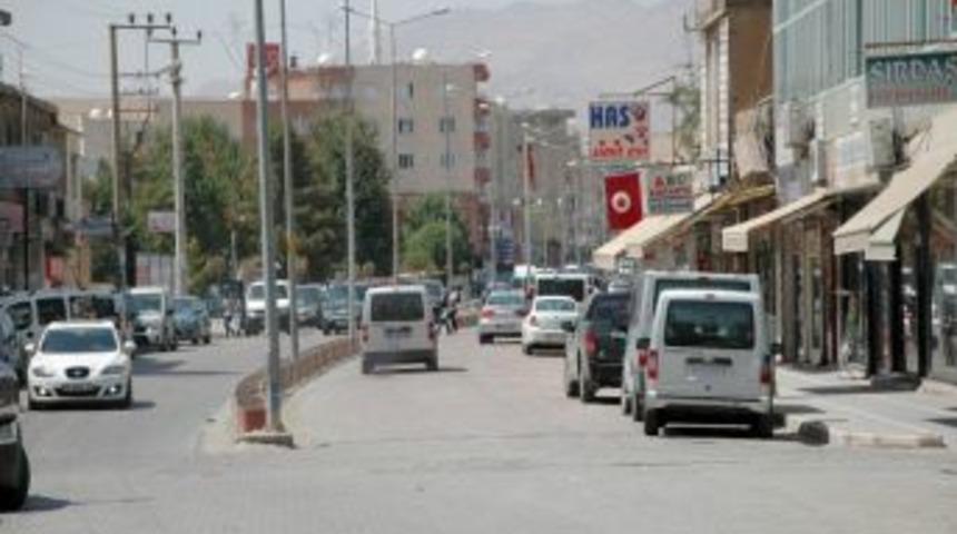 Cizreliler, y&uuml;ksek sıcaklık altında oru&ccedil; tutuyor