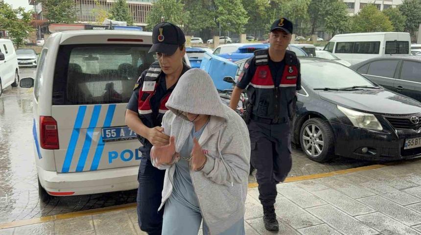 Samsun&rsquo;da 16 su&ccedil;tan aranan kadın, jandarmanın kimlik kontrol&uuml;nde yakalandı