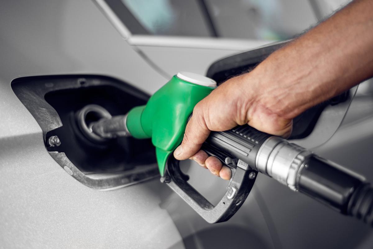 Akaryakıtta beklenen zam kesinleşti! Bu gece motorin 100 TL’yi aşacak 1