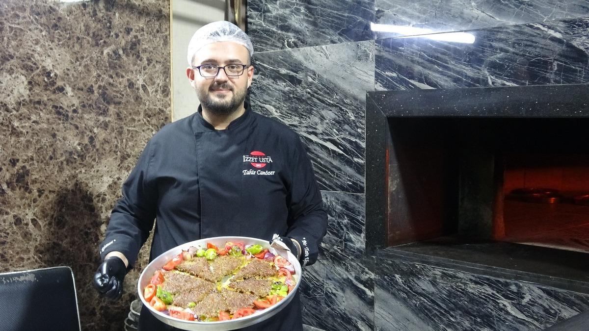 300 derece taş fırına giriyor, 15 dakikada hazır! Yemek için farklı ülkelerden gelenler var 2