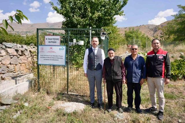 Üzümlü Kaymakamı Hökelekli, üzüm bahçesi ve tarımsal erken uyarı sistemini inceledi 1