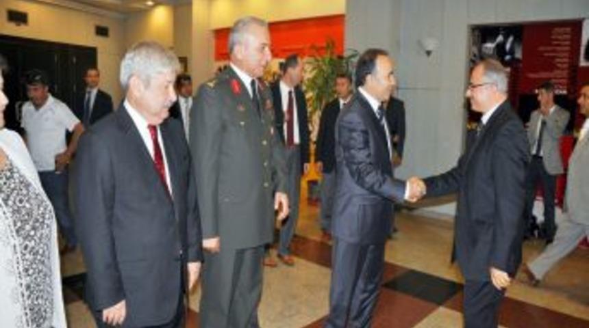 Antalya protokol&uuml; iki bayramı bir arada kutladı