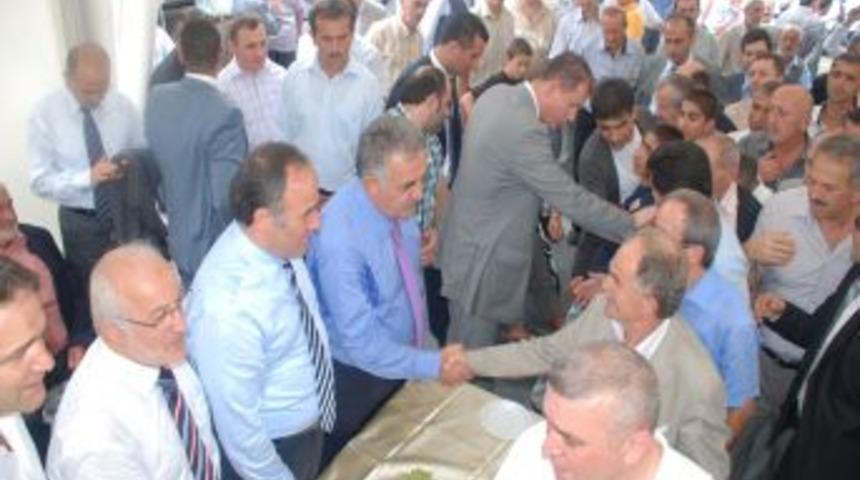 Bakan Yazıcı, hemşehrileri ile bayramlaştı