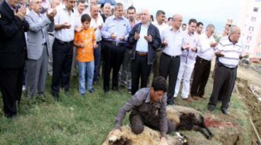 Vadipark Evleri&rsquo;nin temeli atıldı