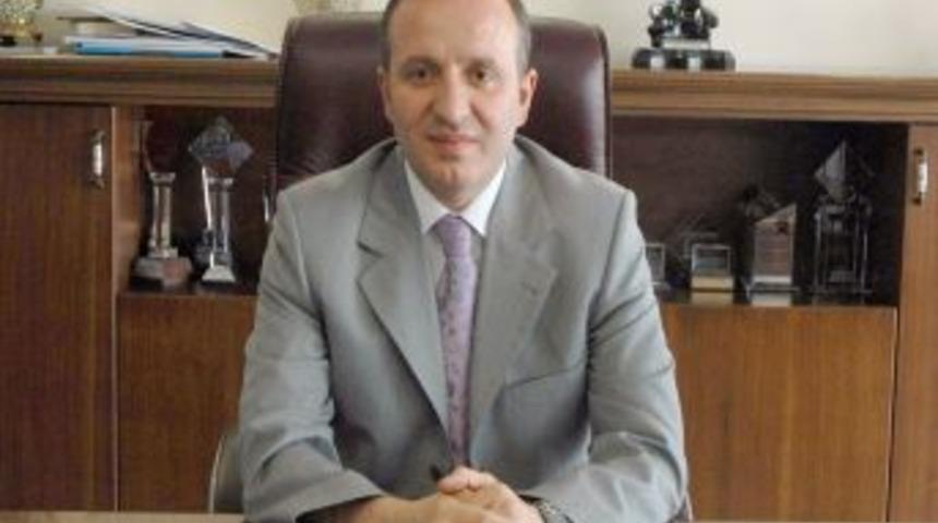 K&uuml;&ccedil;&uuml;kler: T&uuml;rk&ccedil;e, yozlaşmayla ve yabancı kelimelerin istilasıyla karşı karşıya