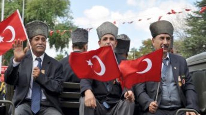 30 Ağustos Zafer Bayramı Balıkesir'de coşkuyla kutlandı