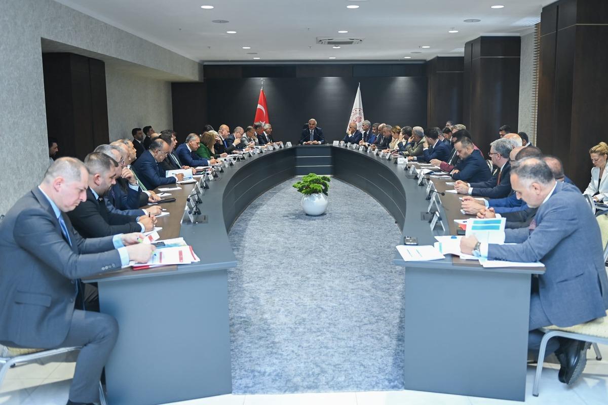 K&uuml;lt&uuml;r ve Turizm Bakanı Ersoy,  Kahramanmaraş&rsquo;ta valiler, belediye başkanları ve milletvekillerinin taleplerini dinledi 1