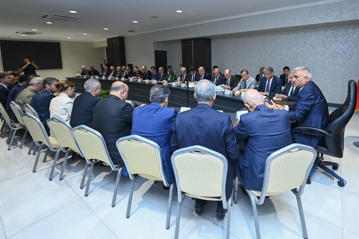 K&uuml;lt&uuml;r ve Turizm Bakanı Ersoy,  Kahramanmaraş&rsquo;ta valiler, belediye başkanları ve milletvekillerinin taleplerini dinledi 2