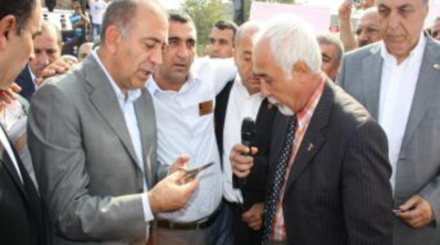 Sultangazi Pir Sultan Abdal Cemevi a&ccedil;ıldı