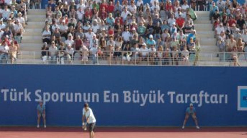 Marsel İlhan finalde &uuml;zd&uuml;