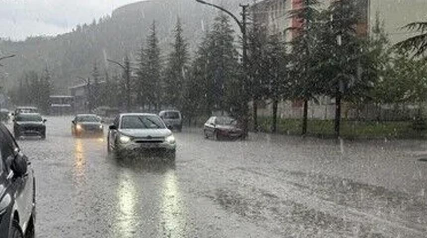 Eskişehir Valiliği'nden 9 il&ccedil;e i&ccedil;in kuvvetli sağanak yağış uyarısı