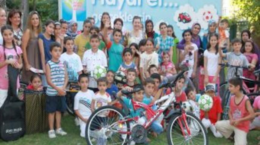 İzmirli annelerin katkısıyla 41 &ccedil;ocuğun daha hayalleri ger&ccedil;ek oldu