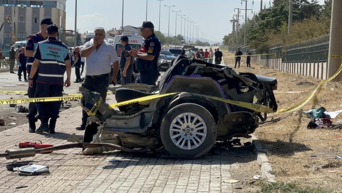 Elazığ da 2 kişinin &ouml;ld&uuml;ğ&uuml; feci kazanın kamera g&ouml;r&uuml;nt&uuml;leri ortaya &ccedil;ıktı 2