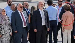 T&ouml;rende isim okuma krizi yaşandı: Protokole sırtını d&ouml;nd&uuml;