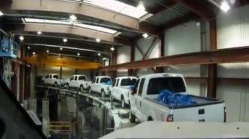 Deprem anını, k&ouml;pr&uuml;y&uuml; sallayarak canlandırdılar