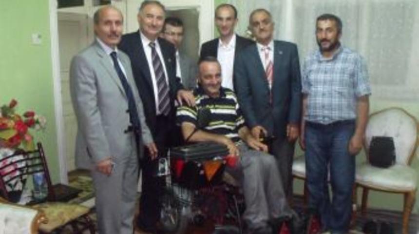 AK Partili vekil, her gün fakir bir aile ile iftarını açıyor