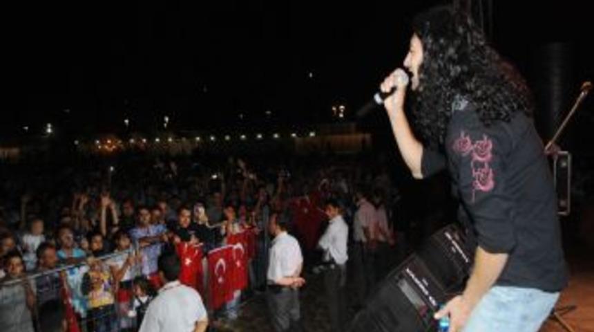 Bursa’da Bayram coşkusu Murat Kekilli ile renklendi