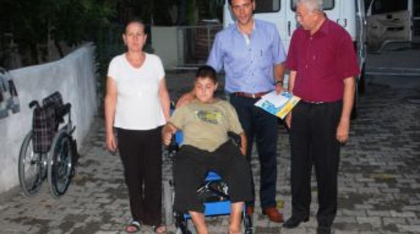 Hayalindeki ak&uuml;l&uuml; tekerlekli sandalyeye kavuştu