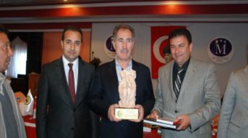 İzmir B&uuml;y&uuml;kşehir'in Torbalı'daki &ccedil;&ouml;p depolama alanına izin &ccedil;ıkmadı