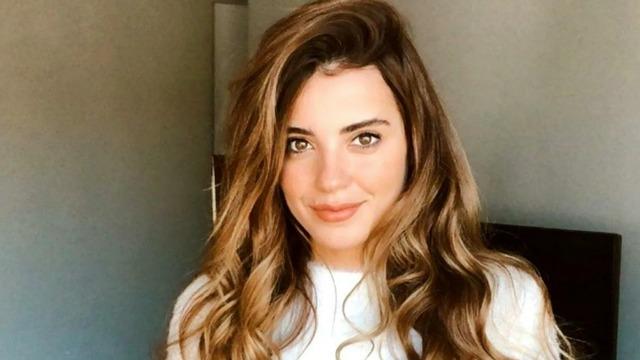Ekranlardan uzak kalan Ezgi Eyüboğlu'ndan yeni pozlar: Kombini dikkat çekti