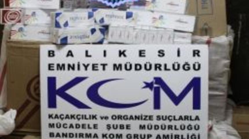 Bandırma'da 10 bin paket ka&ccedil;ak sigara ele ge&ccedil;irildi