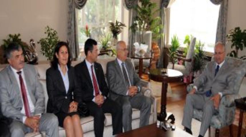 Manisa Valisi Daş&ouml;z: Hizmet i&ccedil;in herkesin &ouml;nerisine a&ccedil;ığız