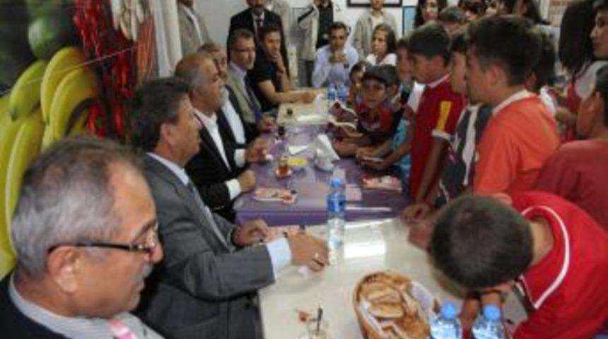 Yozgat Valisi Şentürk: Çocuklar bizim geleceğimizdir