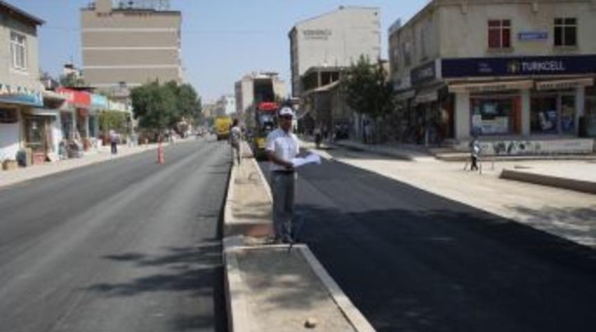 Yahyalı'nın ana caddeleri asfaltlanıyor