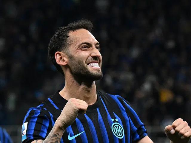 S&uuml;per Lig devinden Hakan &Ccedil;alhanoğlu bombası! Transfer bu kez bitiyor