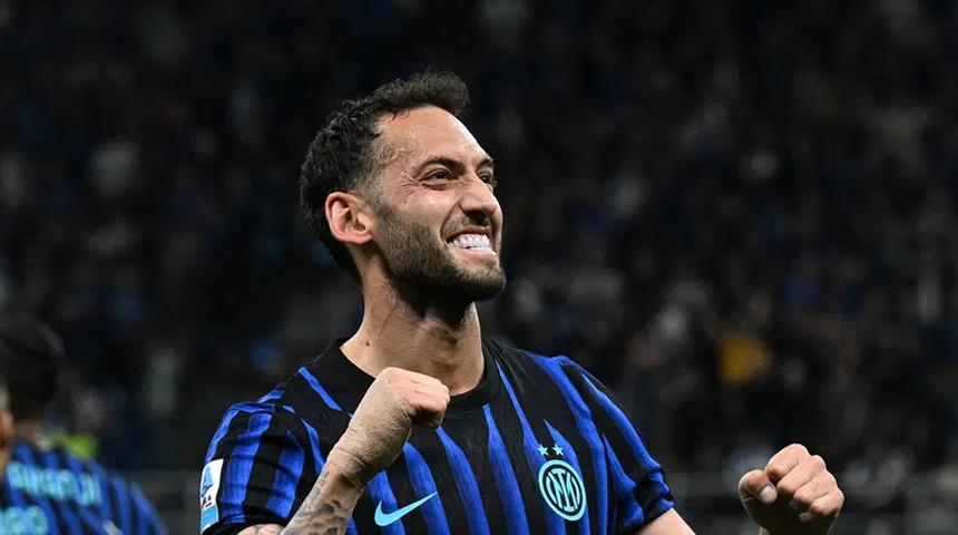 S&uuml;per Lig devinden Hakan &Ccedil;alhanoğlu bombası! Transfer bu kez bitiyor