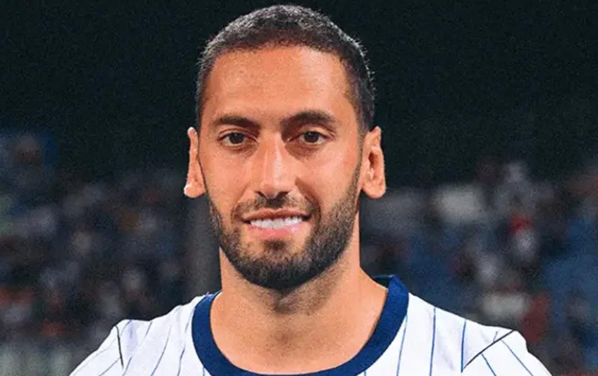 Süper Lig devinden Hakan Çalhanoğlu bombası! Transfer bu kez bitiyor 1