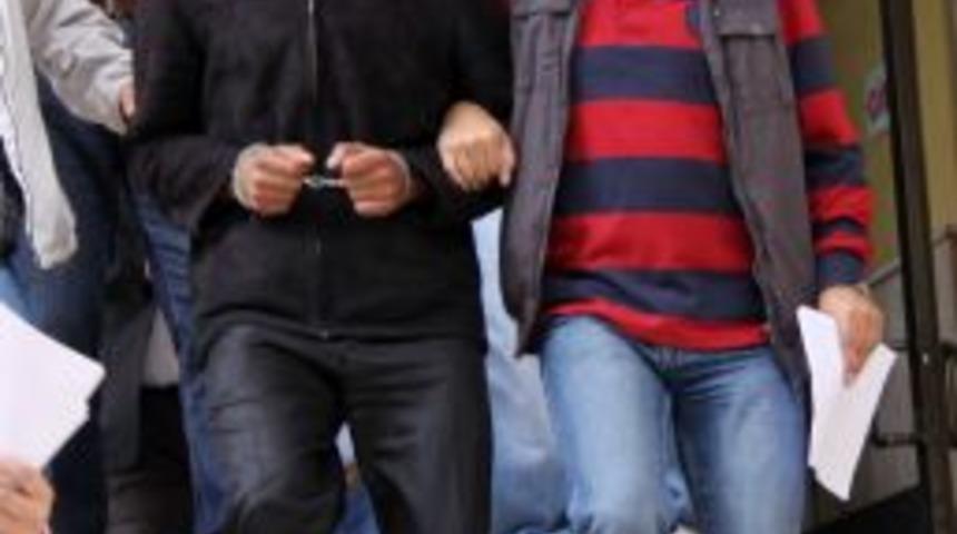 Kavga ettiği arkadaşını &ouml;ld&uuml;ren zanlı tutuklandı