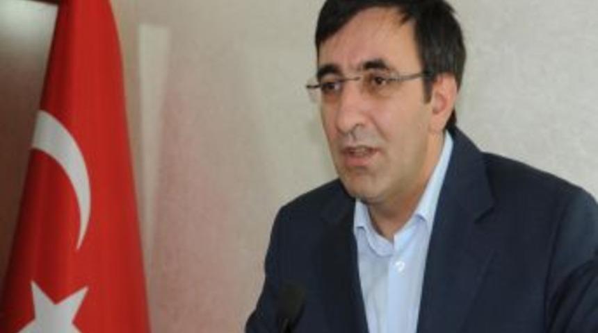 Kalkınma Bakanı Yılmaz, Bingöl'de vatandaşlarla bayramlaştı