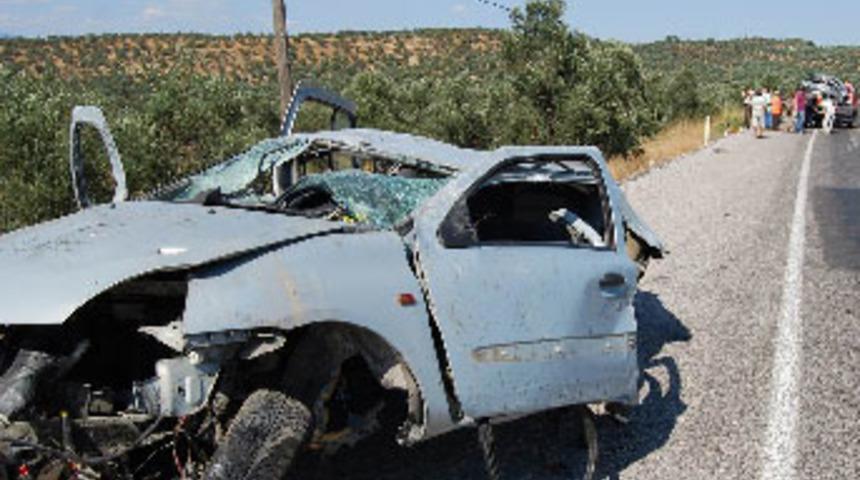 Katliam gibi kaza: 4 &ouml;l&uuml;, 5 yaralı