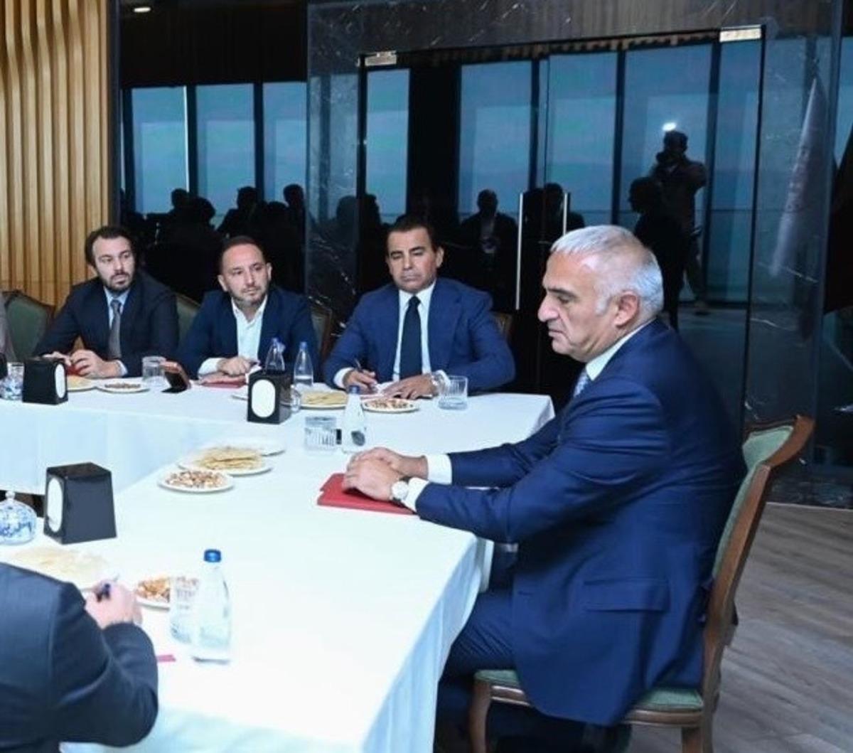 Kimisi 9 km! Ayasofya da dikkat &ccedil;eken yeraltı t&uuml;nelleri... Bakan Ersoy: "Ekibimiz Sherlock Holmes gibi" 2