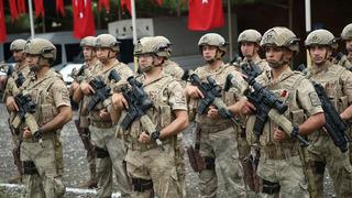Atina bunu konuşuyor: Komşuda 'Türk komando' paniği! 2 bini bölgede...