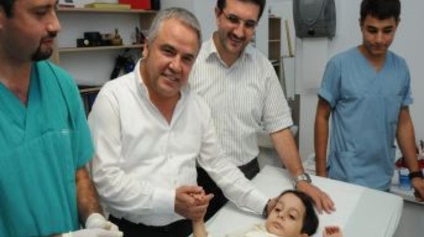 Başkan B&ouml;cek kirvelik yaptı