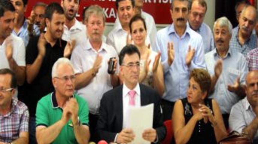 G&ouml;revden alınan CHP'li başkanı, yeniden aday