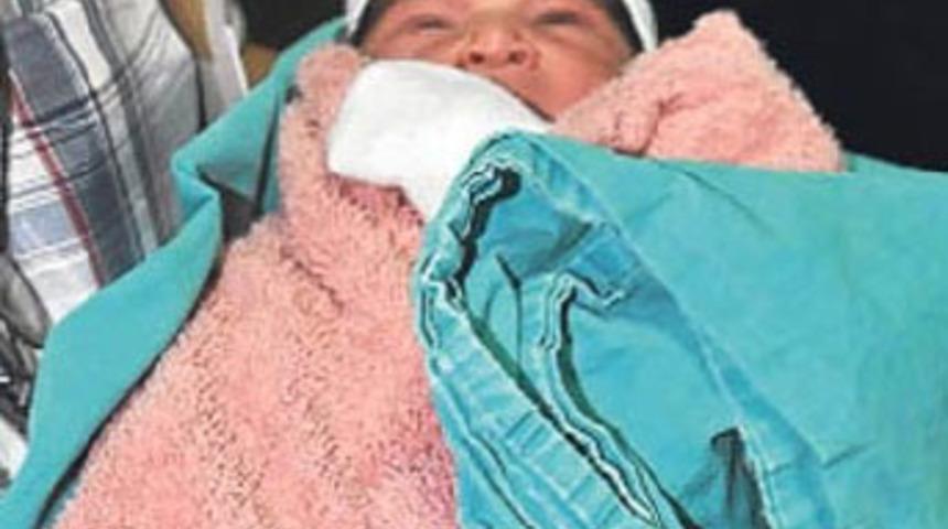 Doğurduğu bebeği hastanede bırakıp kaçtı