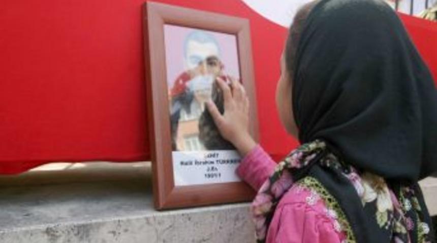 Konya şehidini son yolculuğuna uğurladı