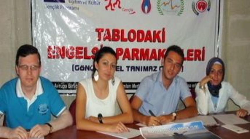 Tablodaki engelsiz parmak izleri projesi tanıtıldı