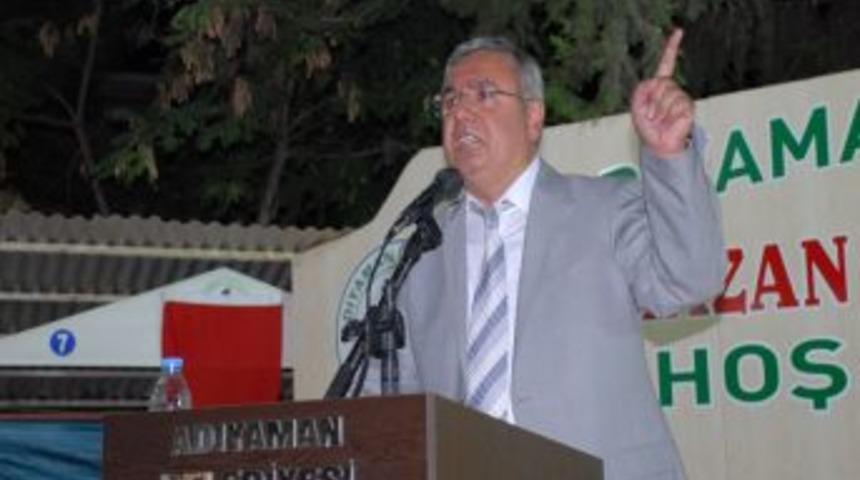 Metiner: Asker siyasete m&uuml;dahale edemez