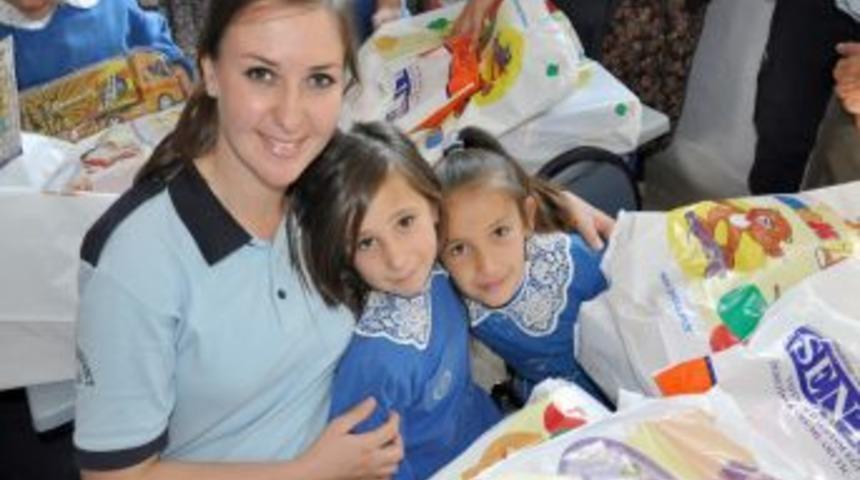 &Ccedil;evik kuvvet polisi, &ouml;ğrencileri sevindirdi