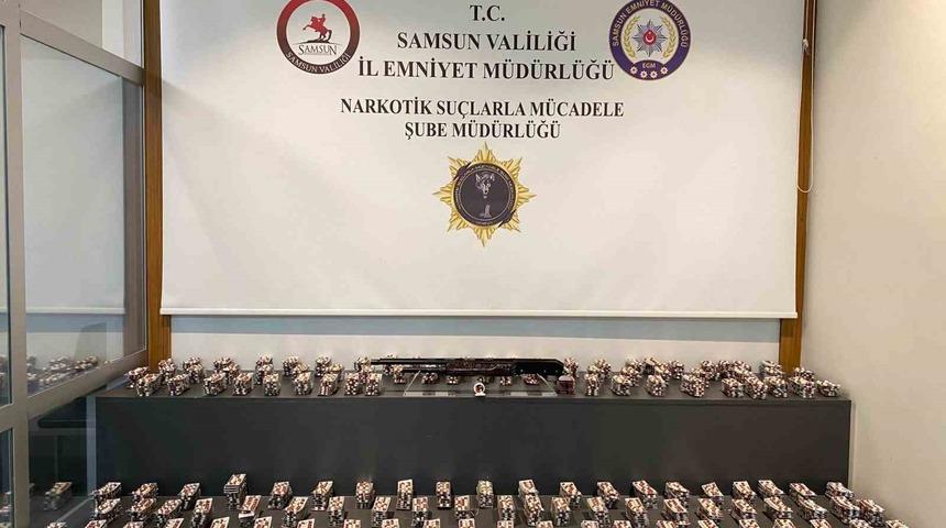 Samsun&rsquo;da ikamette 13 bin 48 sentetik ecza hap ele ge&ccedil;irildi