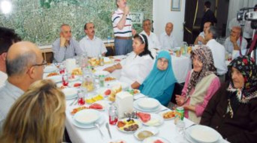 B&uuml;y&uuml;kşehir Belediyesi'nden sosyal hizmet kurumlarında kalanlara iftar