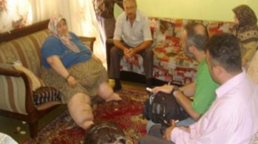 5 yılda 300 kiloya ulaştı, tedavi i&ccedil;in yardım bekliyor