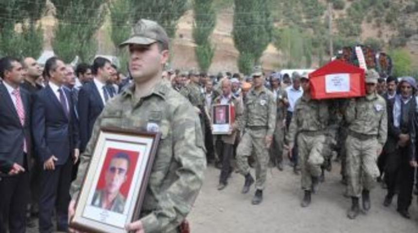 Şırnaklı şehidin halası ter&ouml;r &ouml;rg&uuml;t&uuml;n&uuml;n dağ kadrosunda